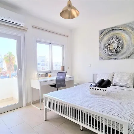 아파트 Coastal Getaway: 2 For Up To 14 Guests! Light-flooded And Spacious *