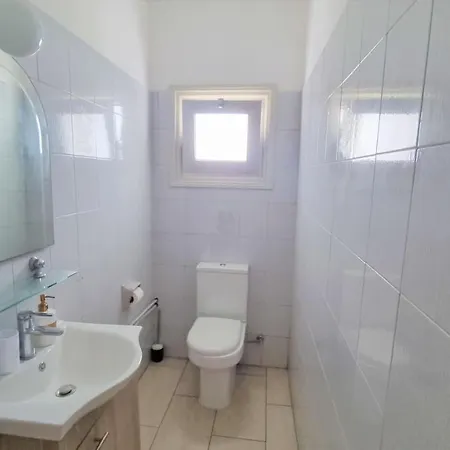 Coastal Getaway: 2 For Up To 14 Guests! Light-flooded And Spacious 아파트 라르나카