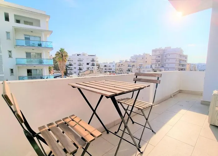 Coastal Getaway: 2 For Up To 14 Guests! Light-flooded And Spacious Appartement